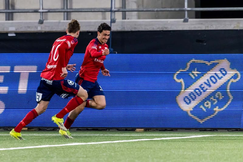 Sena målet räddade första trean