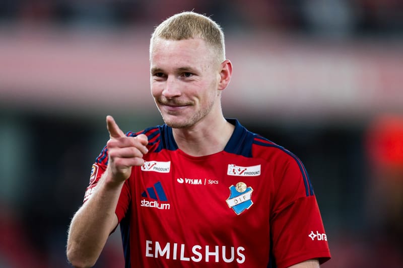 Tre spelare tränar med Öster