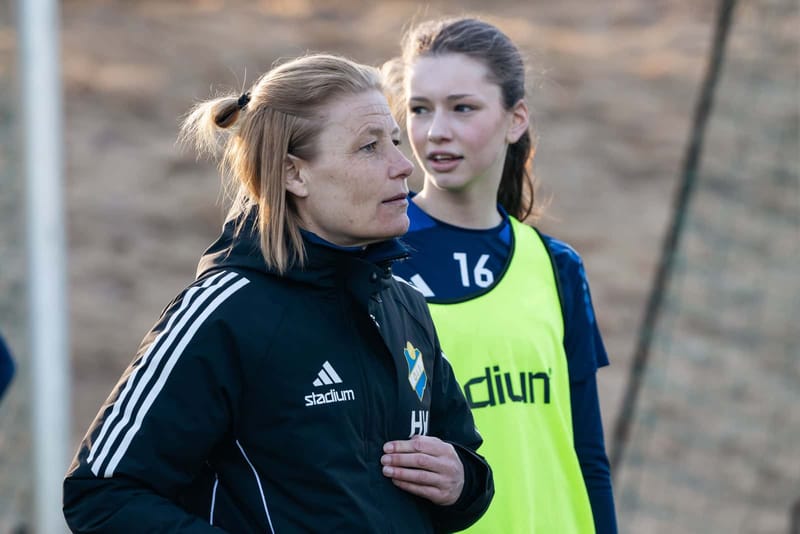 Seger och hållen nolla mot Asarum